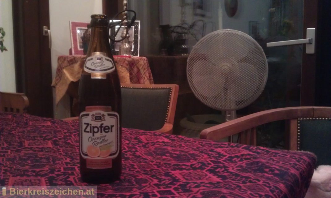 Foto eines Bieres der Marke Zipfer Orangen Radler aus der Brauerei Brauerei Zipf