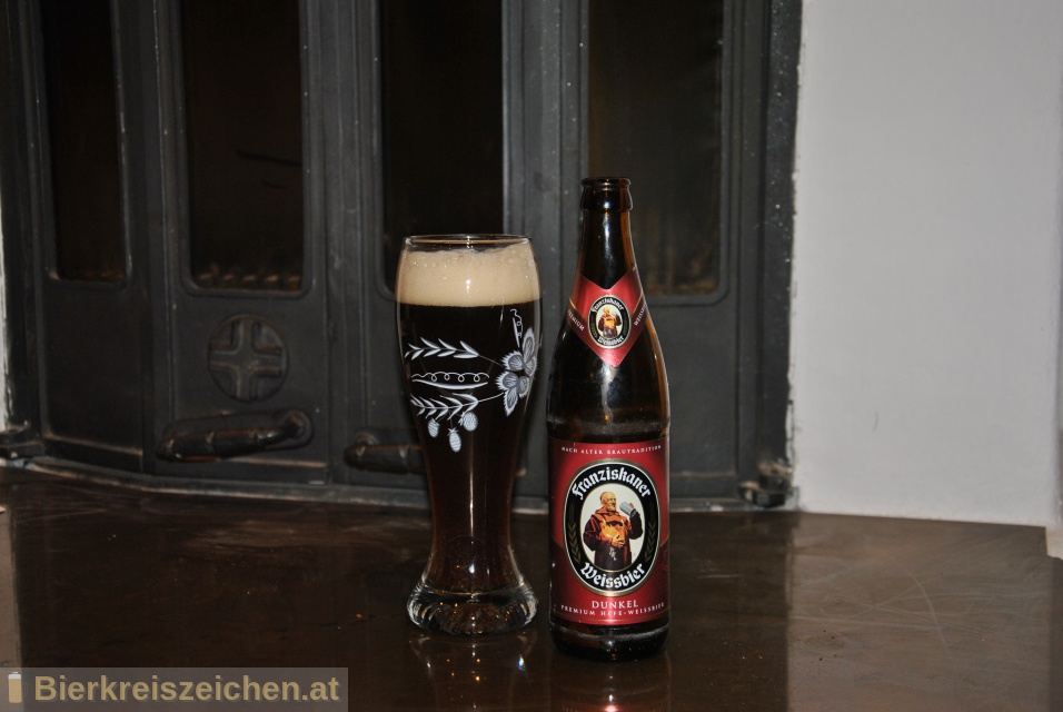 Foto eines Bieres der Marke Franziskaner Hefe-Weissbier Dunkel aus der Brauerei Spaten-Franziskaner-Bru