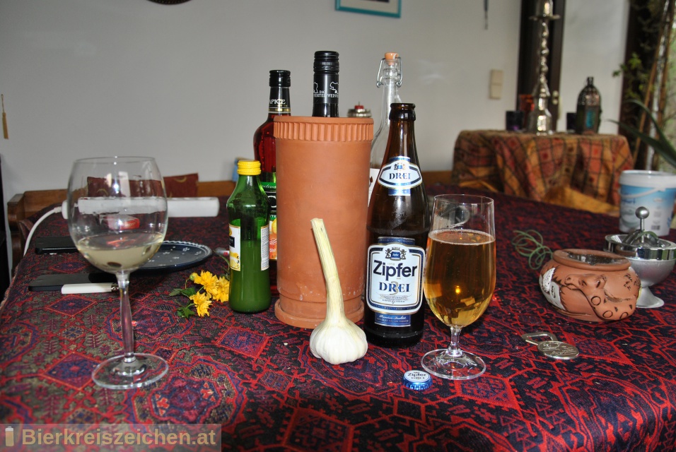 Foto eines Bieres der Marke Zipfer Drei aus der Brauerei Brauerei Zipf