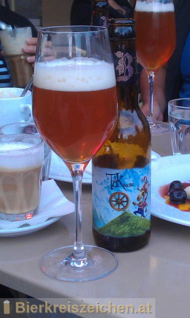 Foto eines Bieres der Marke TAK Pale Ale aus der Brauerei Bevog Craft Brewery