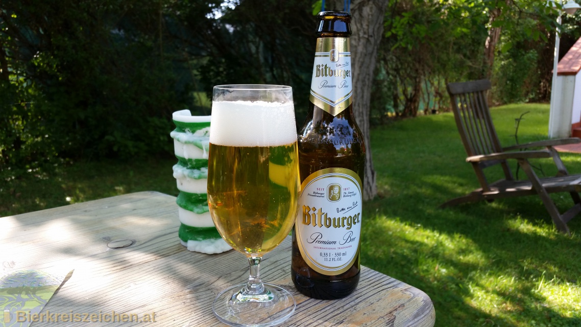 Foto eines Bieres der Marke Bitburger Premium Pils aus der Brauerei Bitburger Brauerei