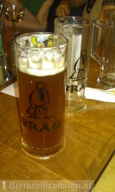 Foto eines Bieres der Marke Bettelstudent - Hausbier Dunkel aus der Brauerei Braugasthof Schmidt - Rabenbräu