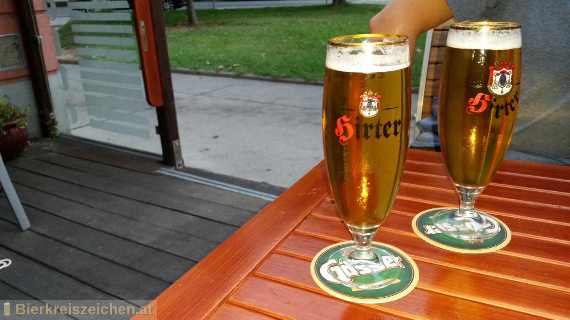 Foto eines Bieres der Marke Hirter Privat Pils aus der Brauerei Brauerei Hirt