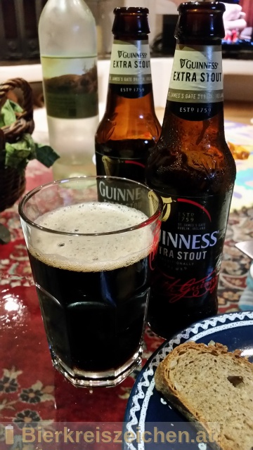 Foto eines Bieres der Marke Guinness Extra Stout aus der Brauerei Guinness