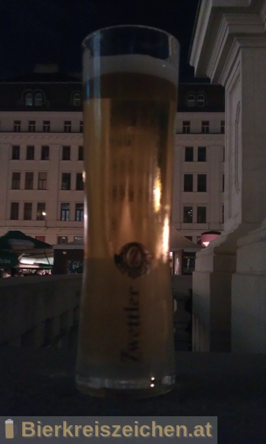 Foto eines Bieres der Marke Saphir - Premium Pils aus der Brauerei Privatbrauerei Zwettl