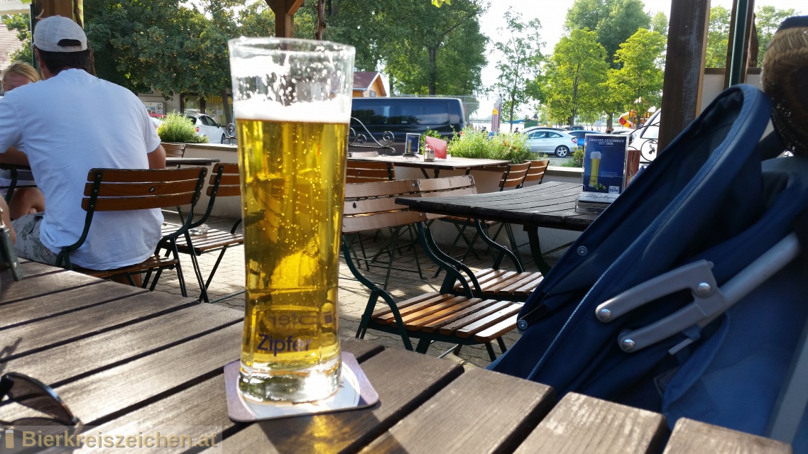 Foto eines Bieres der Marke Zipfer Urtyp aus der Brauerei Brauerei Zipf