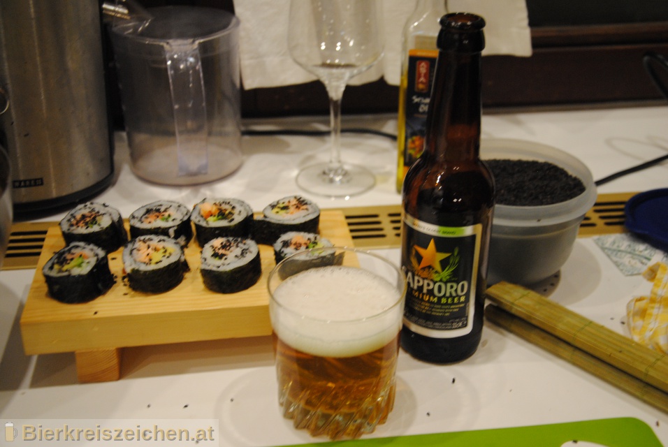 Foto eines Bieres der Marke Sapporo Draft Beer (Premium) aus der Brauerei Sapporo Bīru Kabushiki-gaisha