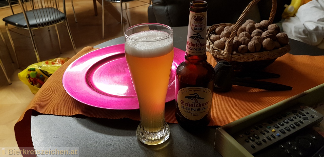 Foto eines Bieres der Marke Schalchner Bonsai aus der Brauerei Weissbru Schwendl