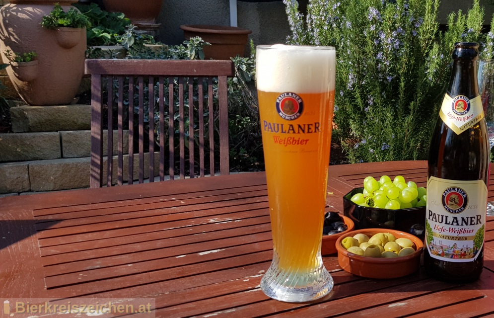 Foto eines Bieres der Marke Paulaner Hefe-Weibier Naturtrb aus der Brauerei Paulaner Brauerei