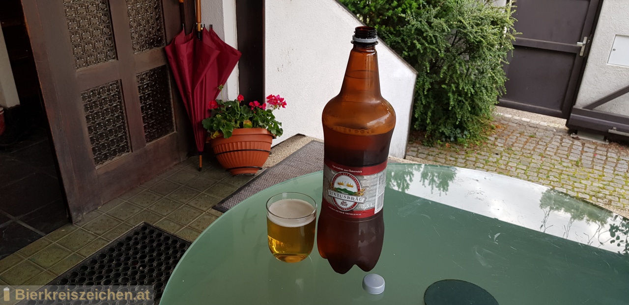 Foto eines Bieres der Marke Sixtusbru aus der Brauerei Hofer