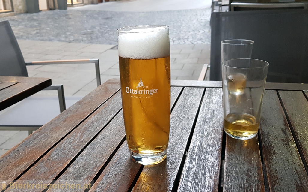 Foto eines Bieres der Marke Ottakringer - Gold Fassl - Spezial aus der Brauerei Ottakringer Brauerei