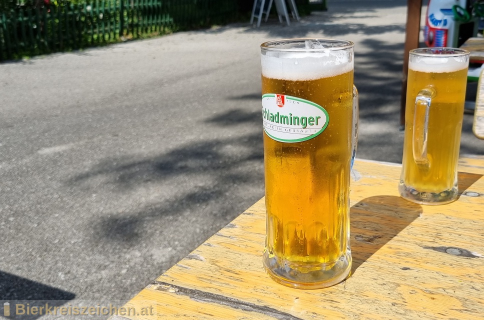 Foto eines Bieres der Marke Schladminger Märzen aus der Brauerei Schladminger