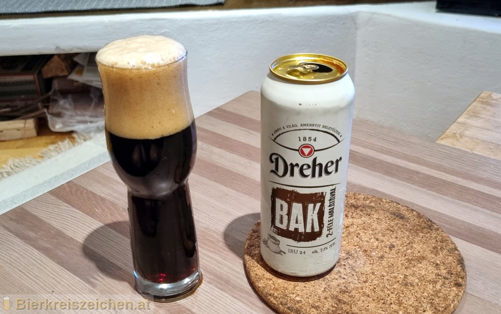 Foto eines Bieres der Marke Dreher BAK aus der Brauerei Dreher Sörgyárak