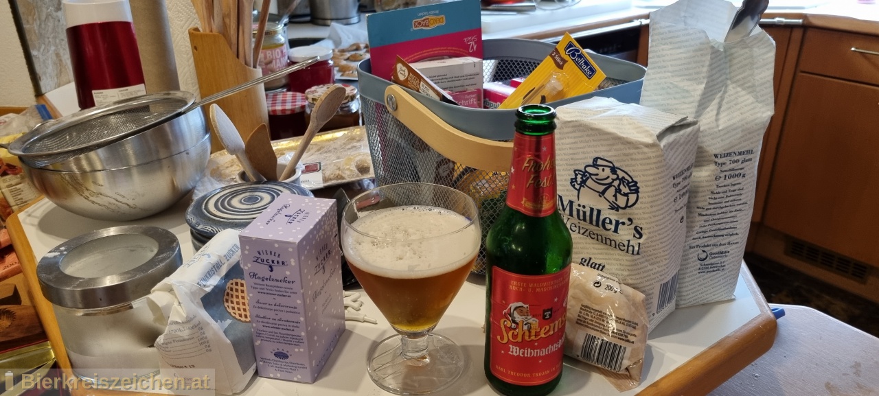 Foto eines Bieres der Marke Schremser Weihnachtsbru aus der Brauerei Brauerei Schrems