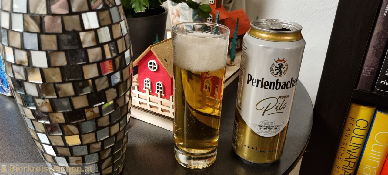 Foto eines Bieres der Marke Perlenbacher Premium Pils aus der Brauerei Lidl