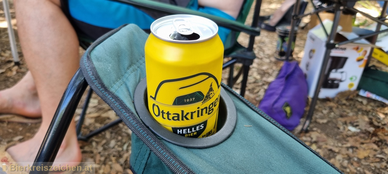 Foto eines Bieres der Marke Ottakringer Helles aus der Brauerei Ottakringer Brauerei