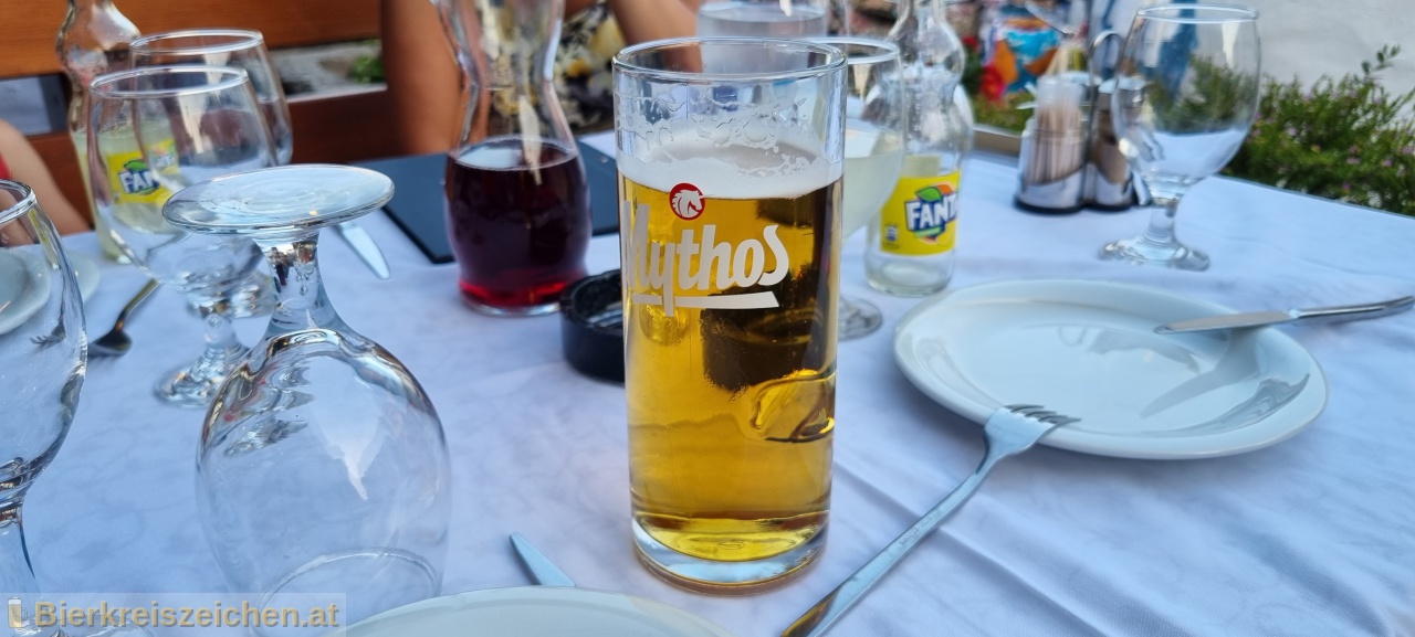 Foto eines Bieres der Marke Mythos Hellenic Lager Beer aus der Brauerei Mythos Brewery