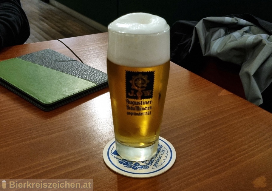 Foto eines Bieres der Marke Lagerbier Hell aus der Brauerei Augustiner-Bru Mnchen