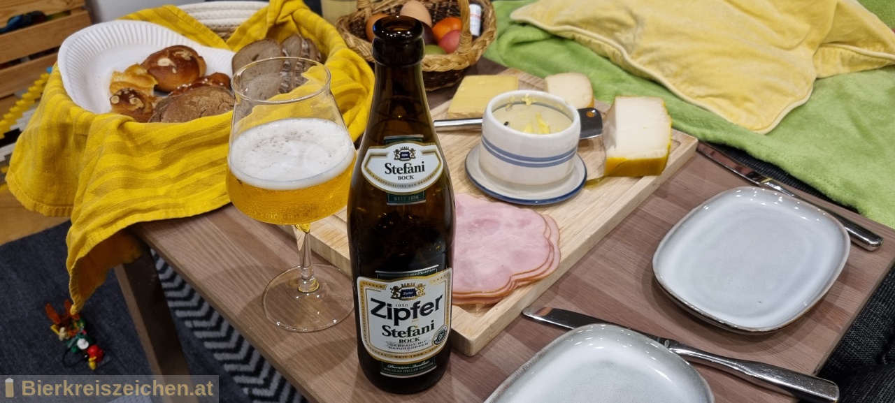 Foto eines Bieres der Marke Zipfer Stefanibock aus der Brauerei Brauerei Zipf