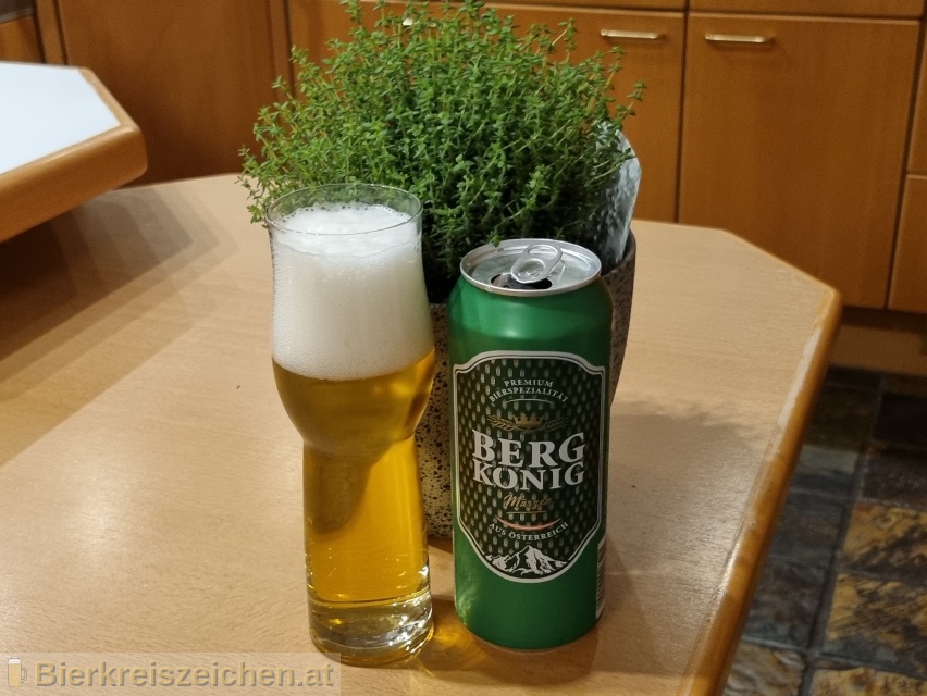 Foto eines Bieres der Marke Bergknig Mrzen aus der Brauerei Hofer