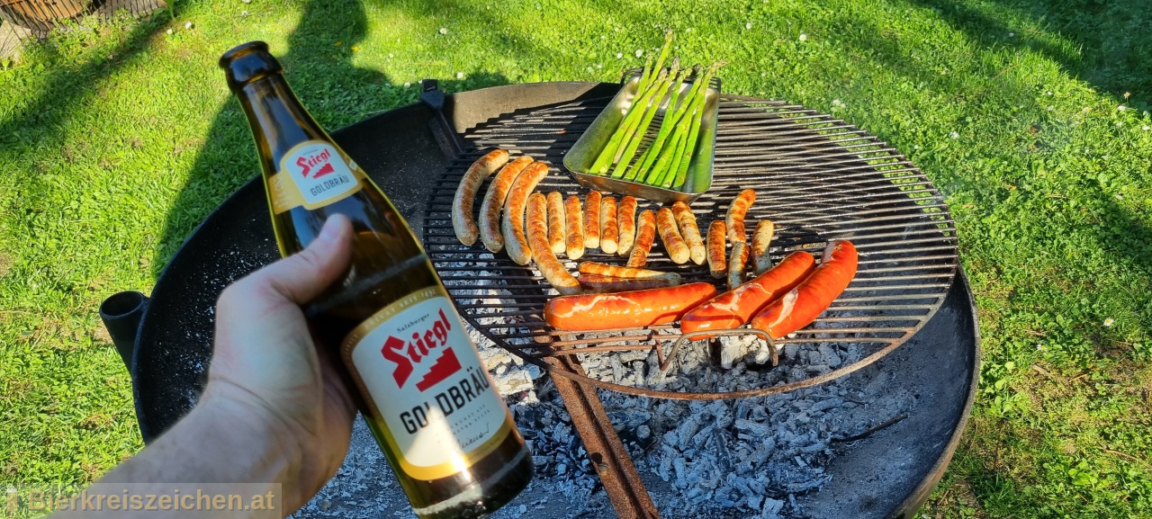 Foto eines Bieres der Marke Stiegl Goldbru aus der Brauerei Stieglbrauerei