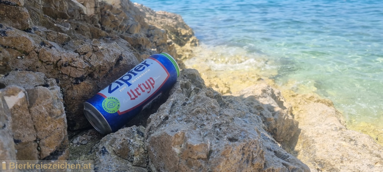 Foto eines Bieres der Marke Zipfer Urtyp aus der Brauerei Brauerei Zipf