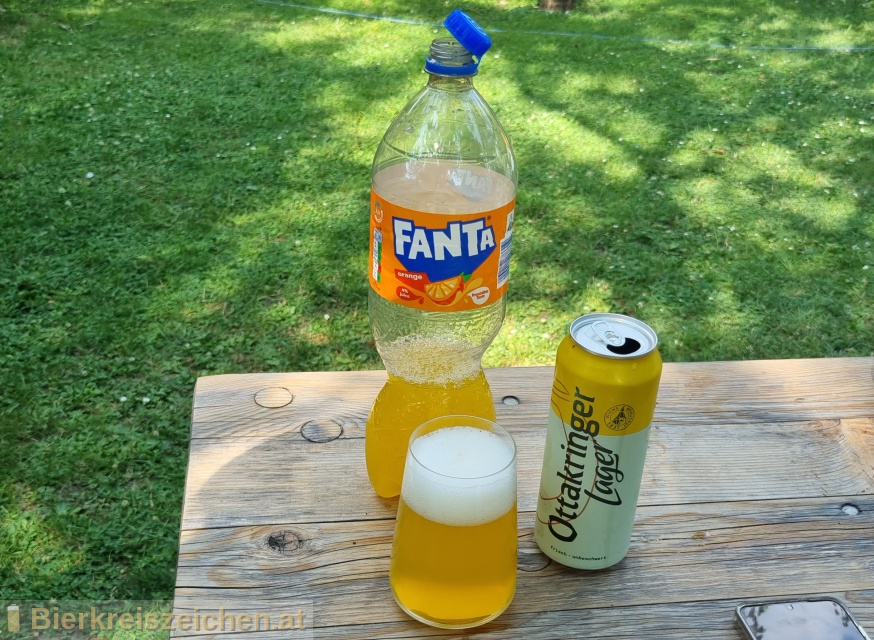 Foto eines Bieres der Marke Ottakringer Lager aus der Brauerei Ottakringer Brauerei
