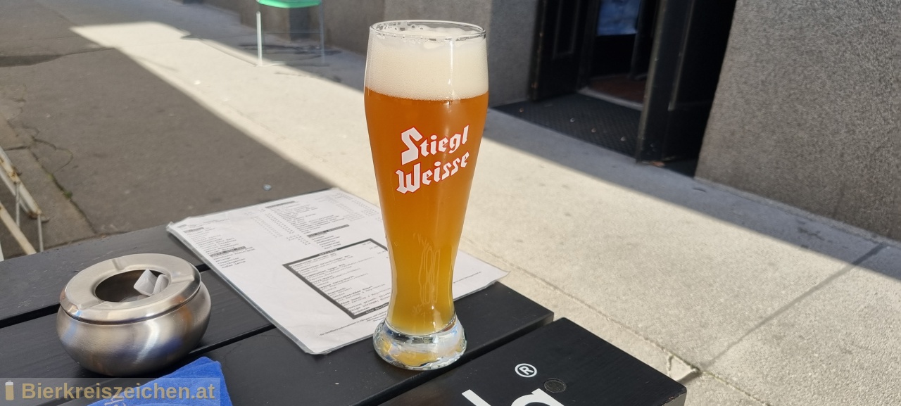 Foto eines Bieres der Marke Stiegl Weisse - Naturtrb aus der Brauerei Stieglbrauerei