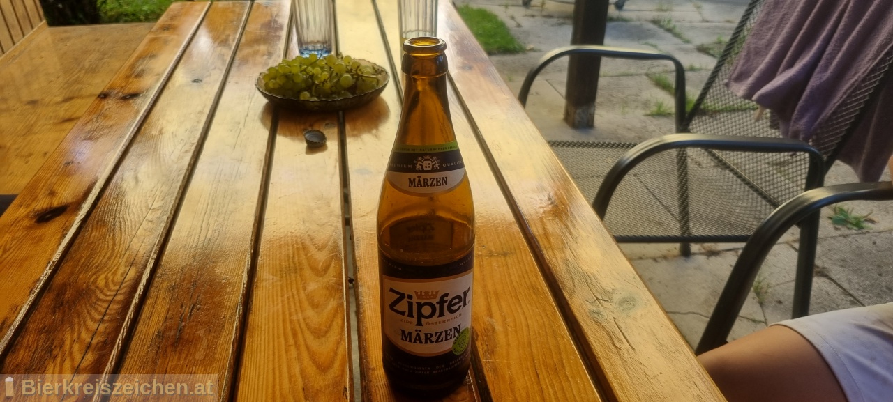 Foto eines Bieres der Marke Zipfer Mrzen aus der Brauerei Brauerei Zipf