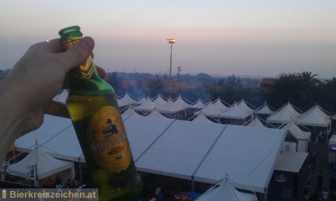 Foto eines Bieres der Marke Baffo d'Oro aus der Brauerei Birra Moretti