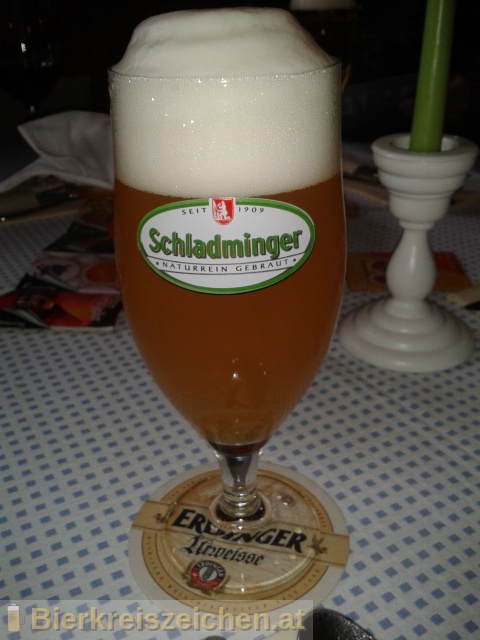 Foto eines Bieres der Marke Schladminger BioZwickl aus der Brauerei Schladminger