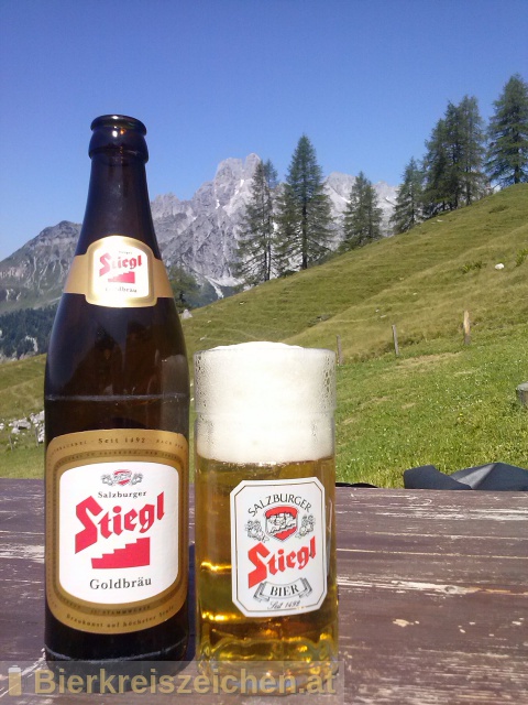 Foto eines Bieres der Marke Stiegl Goldbräu aus der Brauerei Stieglbrauerei