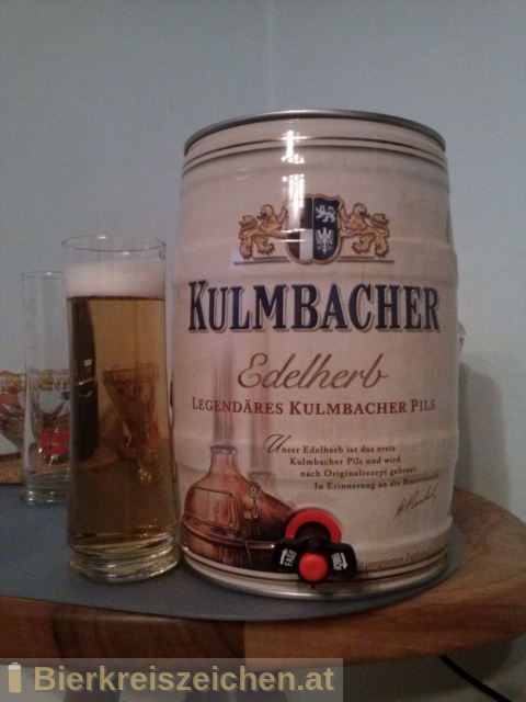 Foto eines Bieres der Marke Kulmbacher Edelherb aus der Brauerei Kulmbacher Brauerei