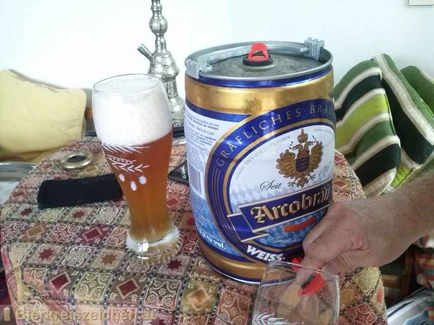 Foto eines Bieres der Marke Arcobru Weissbier Hell aus der Brauerei Graf Arco