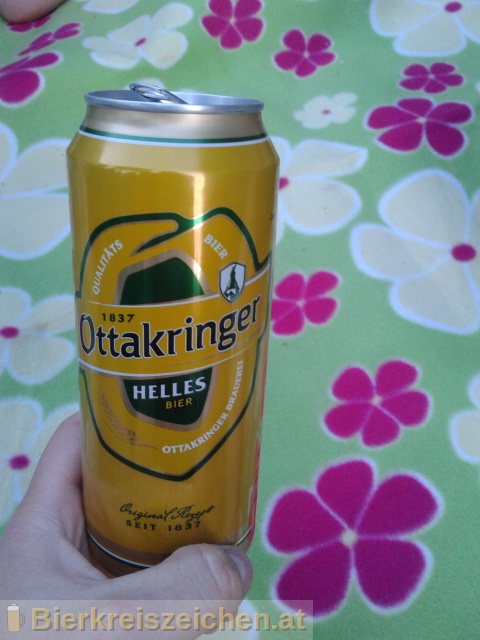 Foto eines Bieres der Marke Ottakringer Helles aus der Brauerei Ottakringer Brauerei