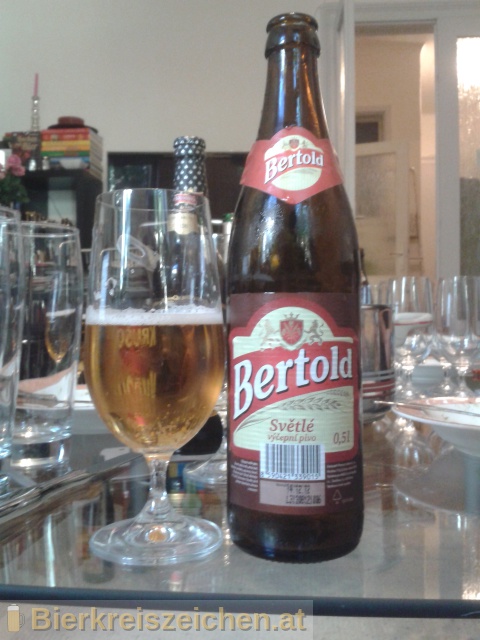 Foto eines Bieres der Marke Bertold Svetle aus der Brauerei Pivovar Holba