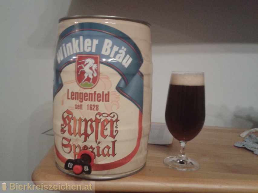 Foto eines Bieres der Marke Kupfer Spezial aus der Brauerei Winkler Bräu