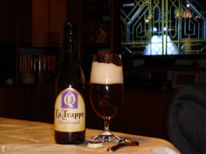 Foto eines Bieres der Marke La Trappe - Quadrupel aus der Brauerei Bierbrouwerij De Koningshoeven