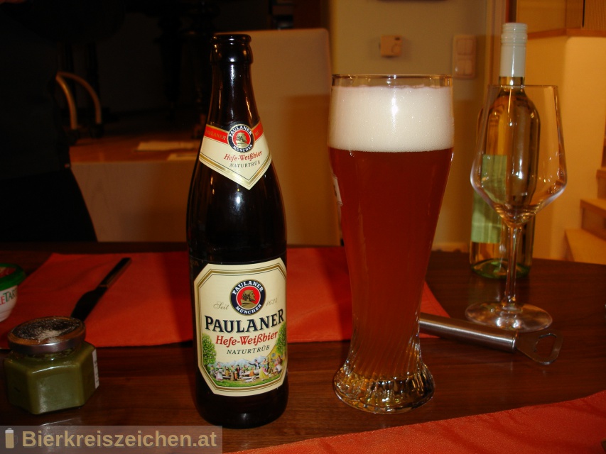 Foto eines Bieres der Marke Paulaner Hefe-Weibier Naturtrb aus der Brauerei Paulaner Brauerei