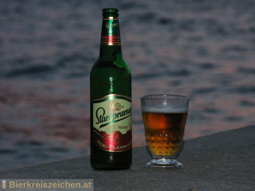 Foto eines Bieres der Marke Staropramen Premium beer aus der Brauerei Staropramen