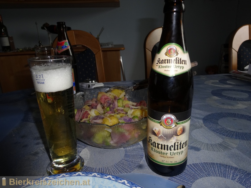 Foto eines Bieres der Marke Karmeliten Kloster Urtyp aus der Brauerei Karmeliten Brauerei