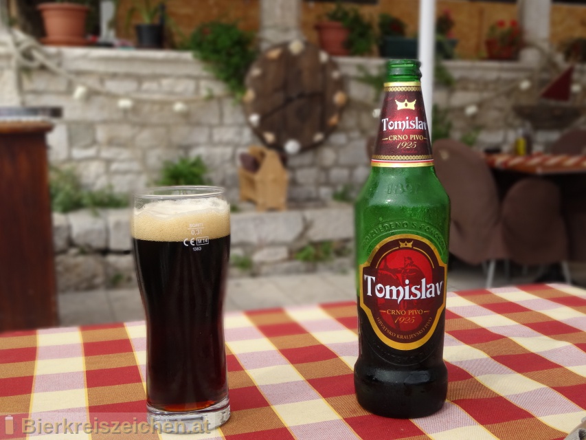 Foto eines Bieres der Marke Tomislav Crno Pivo 1925 aus der Brauerei Zagrebačka pivovara