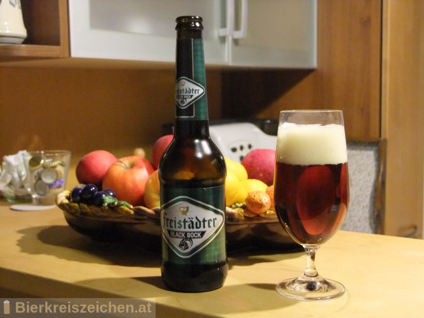 Foto eines Bieres der Marke Freistdter Black Bock aus der Brauerei Braucommune in Freistadt