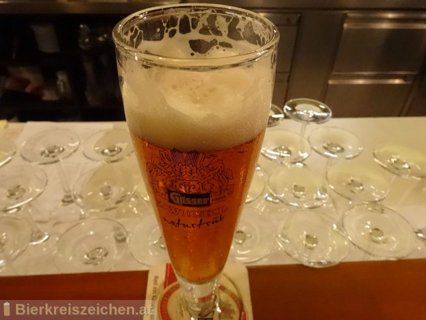 Foto eines Bieres der Marke Gösser Zwickl aus der Brauerei Brauerei Göss