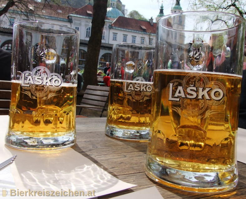 Foto eines Bieres der Marke Lako Zlatorog aus der Brauerei Pivovarna Lako