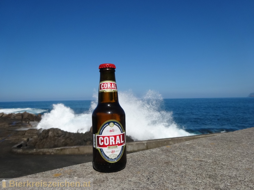 Foto eines Bieres der Marke Coral Branca aus der Brauerei Cerveja Coral