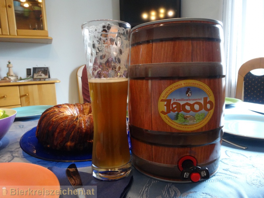 Foto eines Bieres der Marke Jacob Weissbier aus der Brauerei Familienbrauerei Jacob