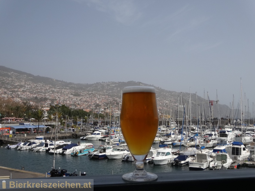 Foto eines Bieres der Marke House Beer aus der Brauerei Cervejaria - Beerhouse Madeira