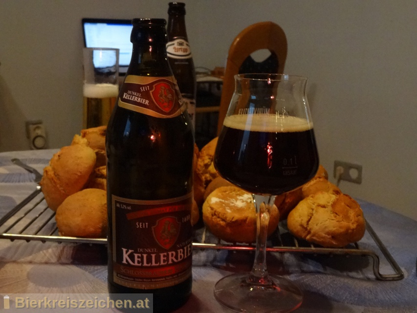 Foto eines Bieres der Marke Kellerbier Dunkel aus der Brauerei Schloßbrauerei Haimhausen