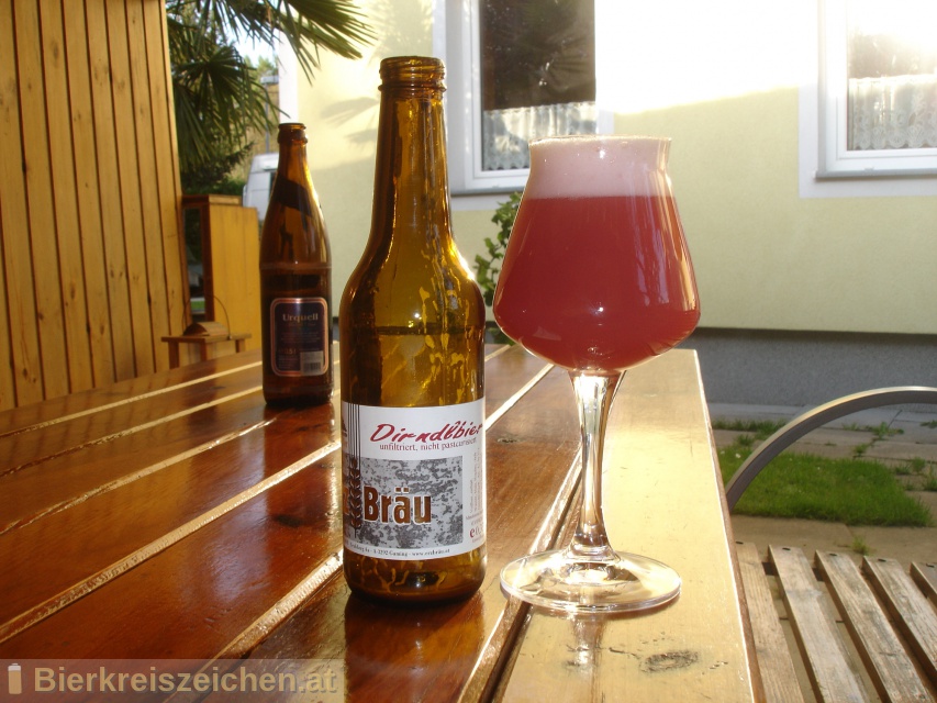 Foto eines Bieres der Marke Erzbru Dirndl-Bier aus der Brauerei Bruckners Erzbru